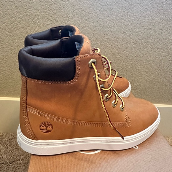 Timberland - Picture 2 of 4